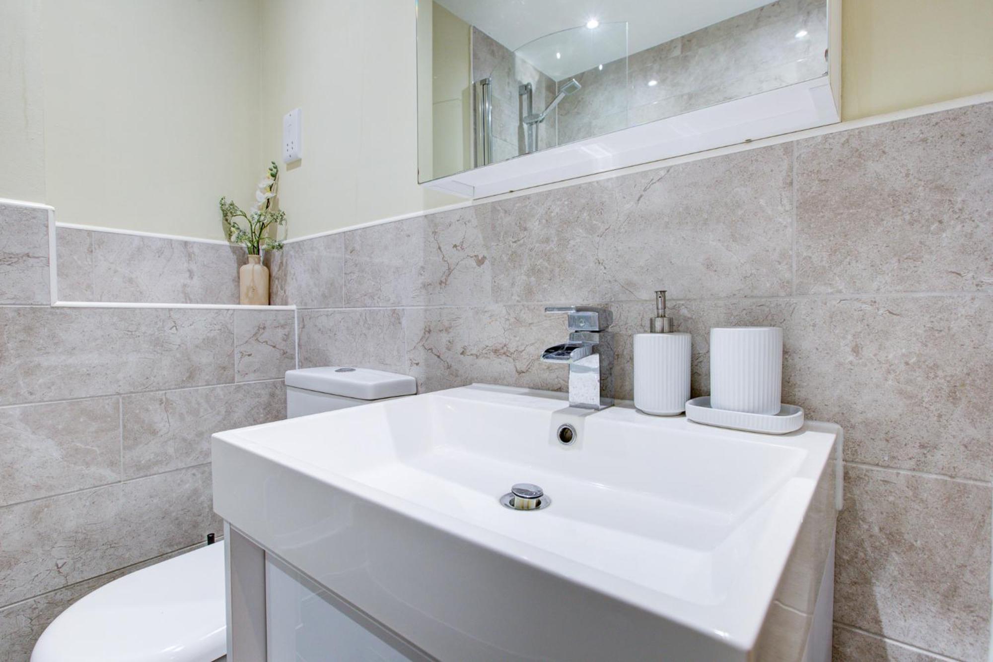 Spacious & Modern 2 Bed Sleeps 5 In Walthamstow Londres Extérieur photo